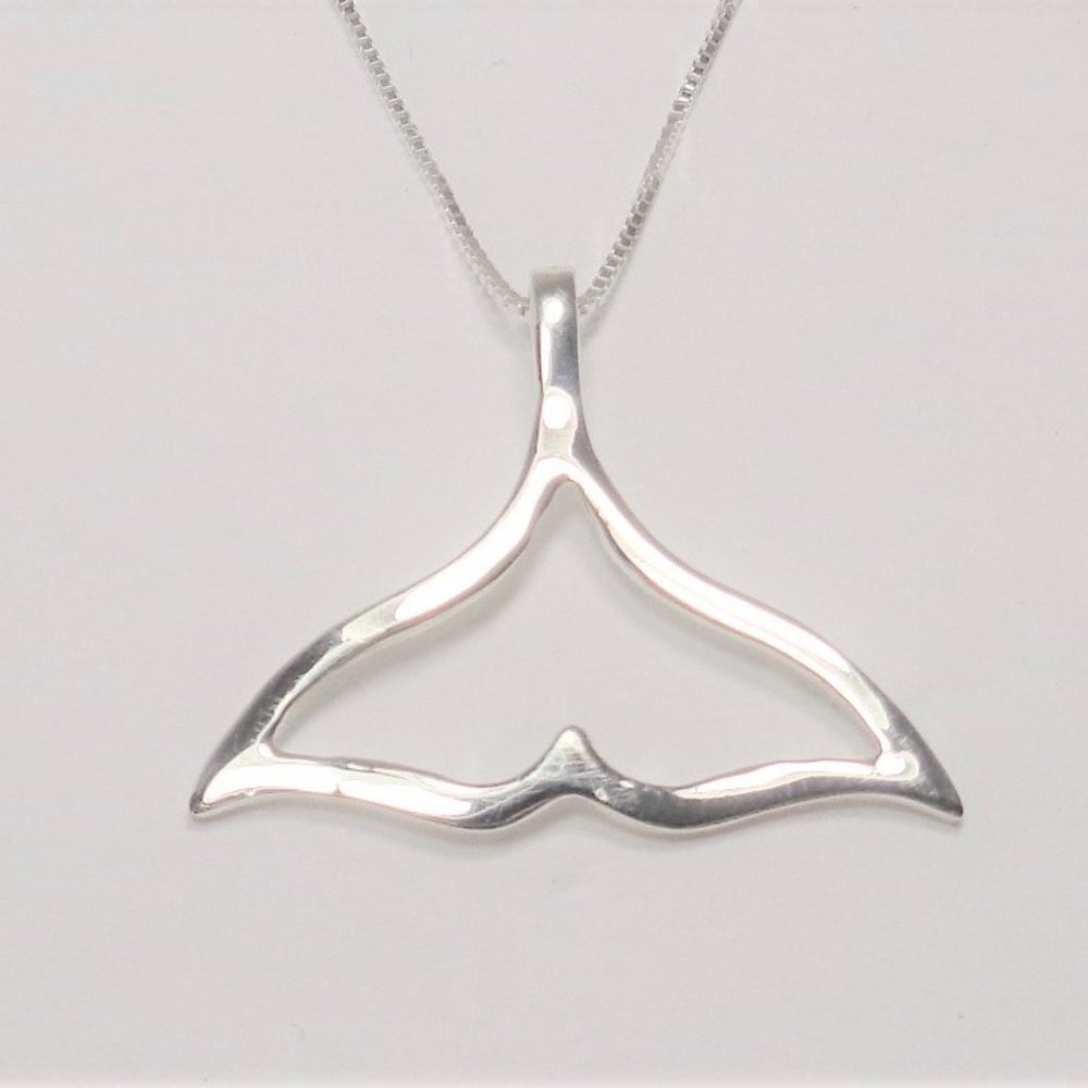 STERLING SILVER NAUTICAL ORCA WHALE TAIL SILHOUETTE SEA LIFE PENDANT NECKLACE